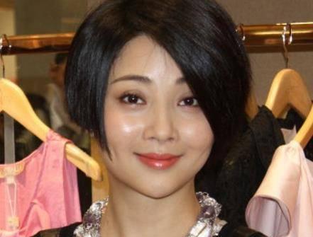 明星显老,揭秘岁月痕迹下的美丽坚守