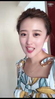 明星吃橙子照片,橙香四溢，甜蜜定格