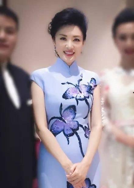 旗袍连衣裙网红走秀,旗袍连衣裙网红走秀惊艳亮相